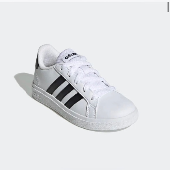 ADIDAS KIDS GRAND COURT 2.0 - WHITE/BLACK SIZES 2.5/3 (NEW WITH TAGS) - Picture 3 of 6